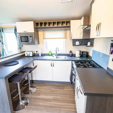 Big Skies Platinum Plus Holiday Home With Wifi, Netflix, Dishwasher, Decking Camber Exterior photo