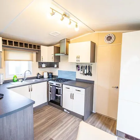 Big Skies Platinum Plus Holiday Home With Wifi, Netflix, Dishwasher, Decking Camber Exterior photo