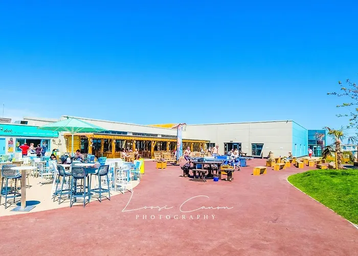 Big Skies Platinum Plus Holiday Home With Wifi, Netflix, Dishwasher, Decking