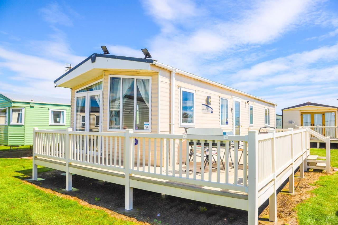 Big Skies Platinum With Wifi, Netflix, Dishwasher, Decking Campsite *