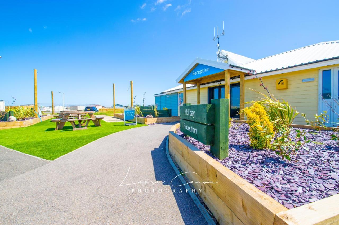 Campsite Big Skies Platinum With Wifi, Netflix, Dishwasher, Decking